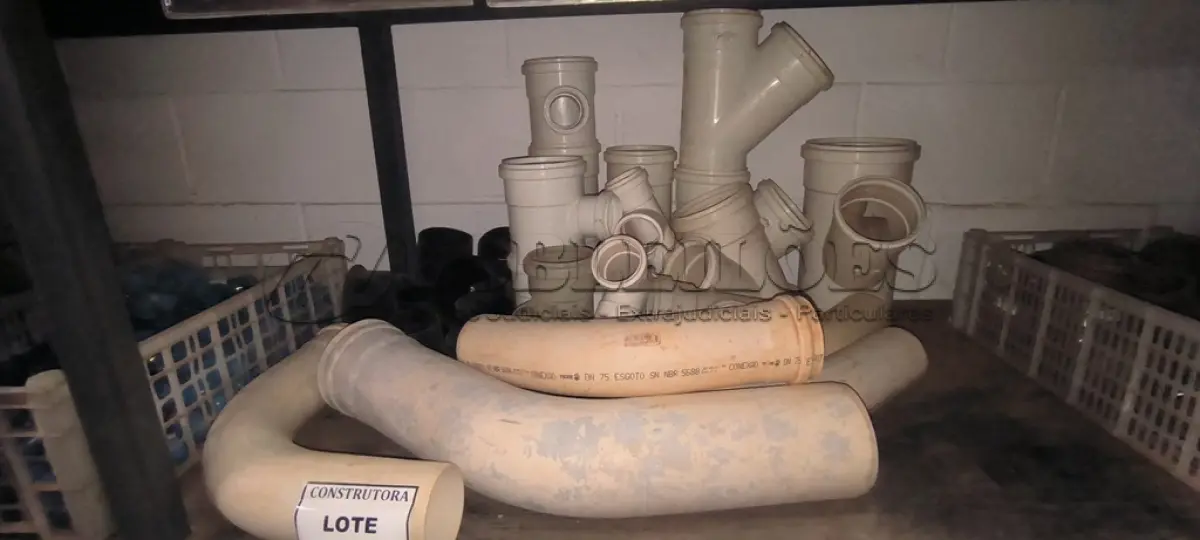 LOTE 376 - 01 LOTE COM CONEXÕES DIVERSAS PARA ESGOTO. (NO ESTADO) ATENÇÃO! FAZER A VISITAÇÃO ANTES DE ARREMATAR, NÃO SABEMOS SE FUNCIONA, LEILÃO NÃO TEM GARANTIA E NEM DEVOLUÇÃO, SUJEITO A POSSÍVEIS AVARIAS VISÍVEIS/OCULTAS E/OU AUSÊNCIA DE COMPONENTES.