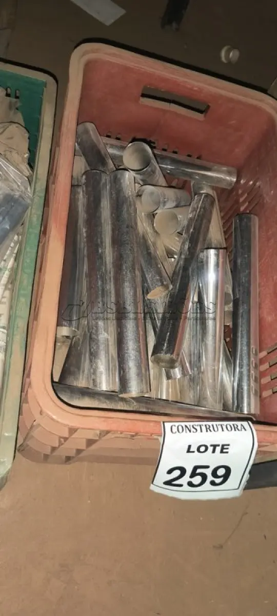 LOTE 259 - 01 LOTE COM TUBOS ZINCADOS PEQUENOS. (CAIXA ORGANIZADORA NAO INCLUSA) (NO ESTADO) ATENÇÃO! FAZER A VISITAÇÃO ANTES DE ARREMATAR, NÃO SABEMOS SE FUNCIONA, LEILÃO NÃO TEM GARANTIA E NEM DEVOLUÇÃO, SUJEITO A POSSÍVEIS AVARIAS VISÍVEIS/OCULTAS E/OU AUSÊNCIA DE COMPONENTES.