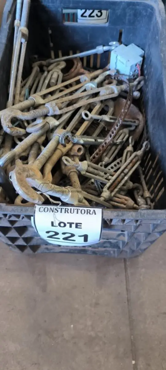 LOTE 221 - 01 LOTE COM ESTICADORES DE CABOS. (CAIXA ORGANIZADORA NAO INCLUSA) (NO ESTADO) ATENÇÃO! FAZER A VISITAÇÃO ANTES DE ARREMATAR, NÃO SABEMOS SE FUNCIONA, LEILÃO NÃO TEM GARANTIA E NEM DEVOLUÇÃO, SUJEITO A POSSÍVEIS AVARIAS VISÍVEIS/OCULTAS E/OU AUSÊNCIA DE COMPONENTES.