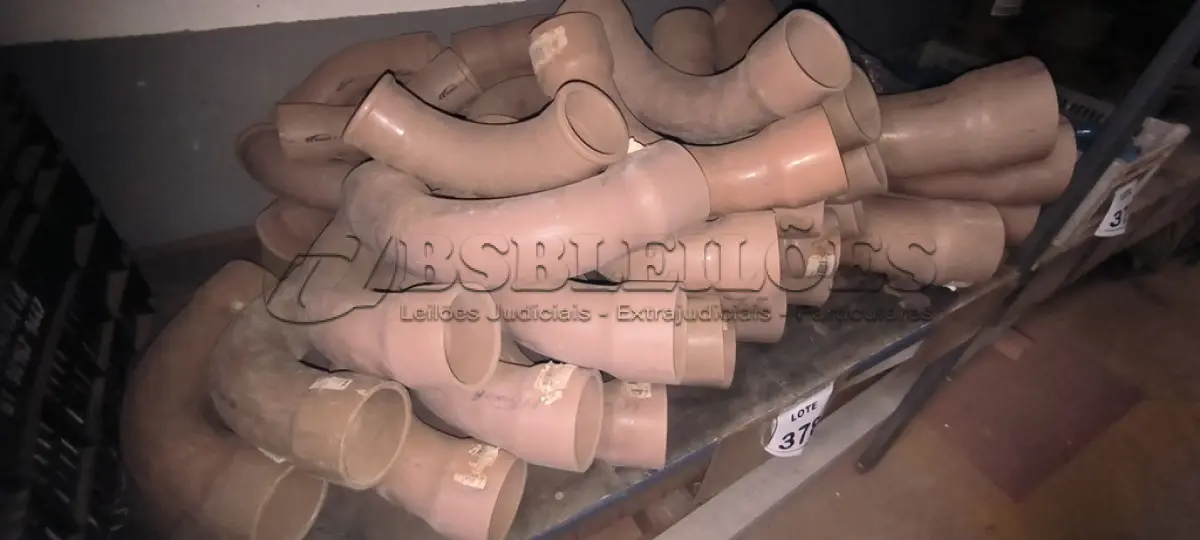 LOTE 378 - 01 LOTE COM CURVAS SOLDÁVEIS DE 75MM E 100MM. (NO ESTADO) ATENÇÃO! FAZER A VISITAÇÃO ANTES DE ARREMATAR, NÃO SABEMOS SE FUNCIONA, LEILÃO NÃO TEM GARANTIA E NEM DEVOLUÇÃO, SUJEITO A POSSÍVEIS AVARIAS VISÍVEIS/OCULTAS E/OU AUSÊNCIA DE COMPONENTES.