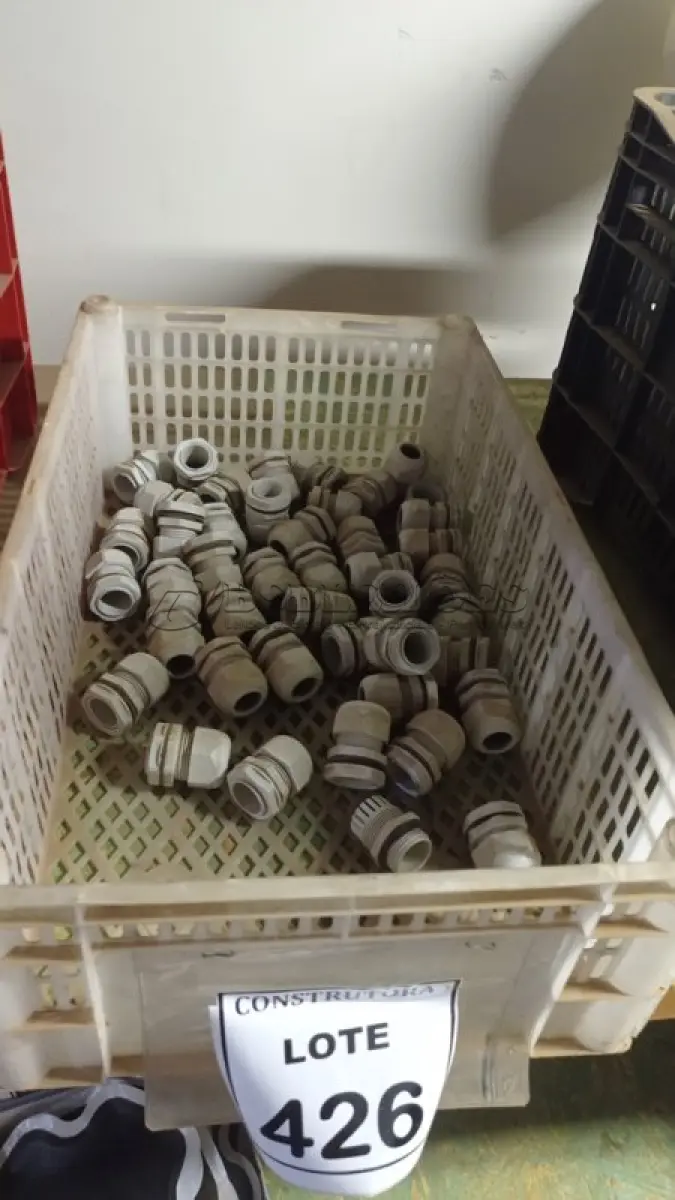 LOTE 426 - 01 LOTE COM PRENSA CABOS ¾. (CAIXA ORGANIZADORA NAO INCLUSA) (NO ESTADO) ATENÇÃO! FAZER A VISITAÇÃO ANTES DE ARREMATAR, NÃO SABEMOS SE FUNCIONA, LEILÃO NÃO TEM GARANTIA E NEM DEVOLUÇÃO, SUJEITO A POSSÍVEIS AVARIAS VISÍVEIS/OCULTAS E/OU AUSÊNCIA DE COMPONENTES.