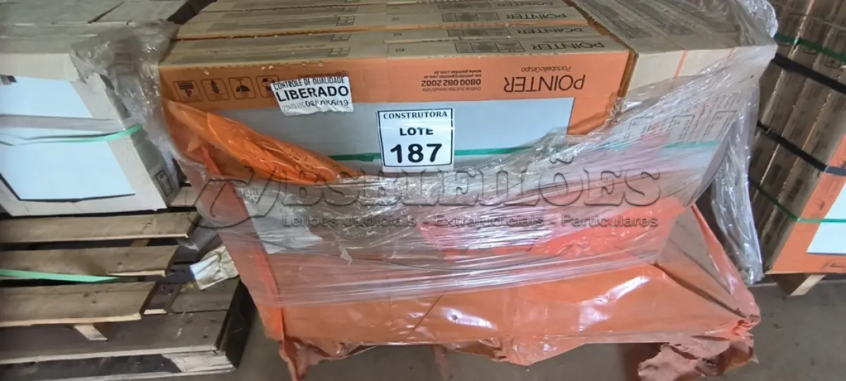 LOTE 187 - 26 CAIXAS DE PORCELANATO POINTER PORTOBELLO METROPOLITAN CINZA 60X60CM. (NO ESTADO) ATENÇÃO! FAZER A VISITAÇÃO ANTES DE ARREMATAR, NÃO SABEMOS SE FUNCIONA, LEILÃO NÃO TEM GARANTIA E NEM DEVOLUÇÃO, SUJEITO A POSSÍVEIS AVARIAS VISÍVEIS/OCULTAS E/OU AUSÊNCIA DE COMPONENTES.