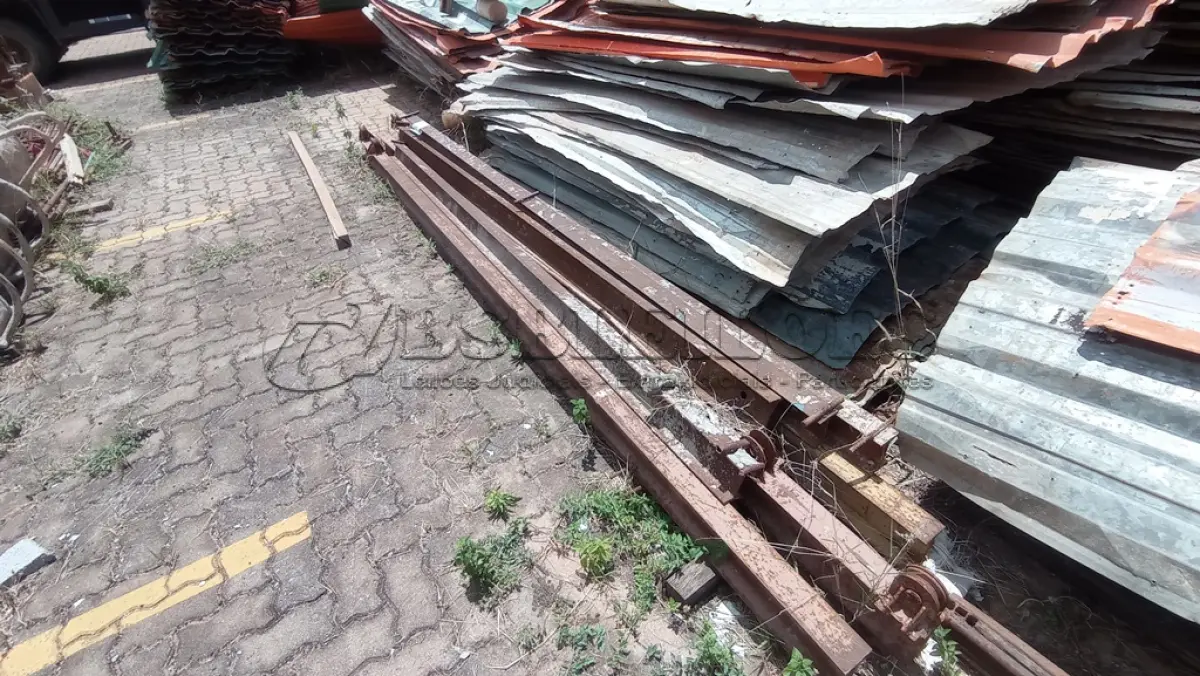 LOTE 596 - 01 LOTE COM PERFIS DE VIGA I EM FERRO. (NO ESTADO) ATENÇÃO! FAZER A VISITAÇÃO ANTES DE ARREMATAR, NÃO SABEMOS SE FUNCIONA, LEILÃO NÃO TEM GARANTIA E NEM DEVOLUÇÃO, SUJEITO A POSSÍVEIS AVARIAS VISÍVEIS/OCULTAS E/OU AUSÊNCIA DE COMPONENTES.