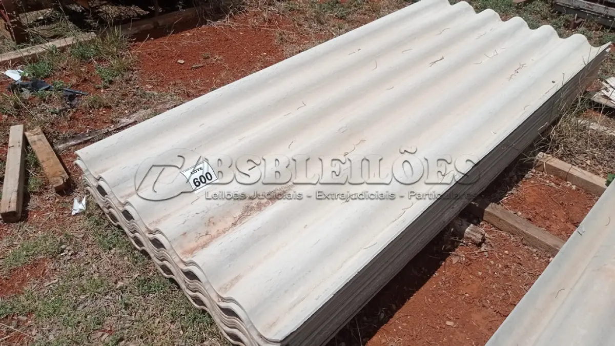 LOTE 600 - 01 LOTE COM TELHA DE FIBROCIMENTO ONDULADAS. (NO ESTADO) ATENÇÃO! FAZER A VISITAÇÃO ANTES DE ARREMATAR, NÃO SABEMOS SE FUNCIONA, LEILÃO NÃO TEM GARANTIA E NEM DEVOLUÇÃO, SUJEITO A POSSÍVEIS AVARIAS VISÍVEIS/OCULTAS E/OU AUSÊNCIA DE COMPONENTES.