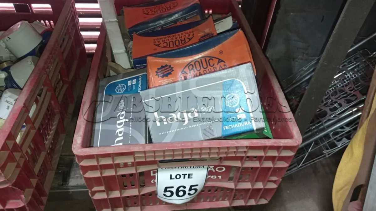 LOTE 565 - 01 LOTE COM FECHADURAS DIVERSAS. (CAIXA ORGANIZADORA NAO INCLUSA) (NO ESTADO) ATENÇÃO! FAZER A VISITAÇÃO ANTES DE ARREMATAR, NÃO SABEMOS SE FUNCIONA, LEILÃO NÃO TEM GARANTIA E NEM DEVOLUÇÃO, SUJEITO A POSSÍVEIS AVARIAS VISÍVEIS/OCULTAS E/OU AUSÊNCIA DE COMPONENTES.