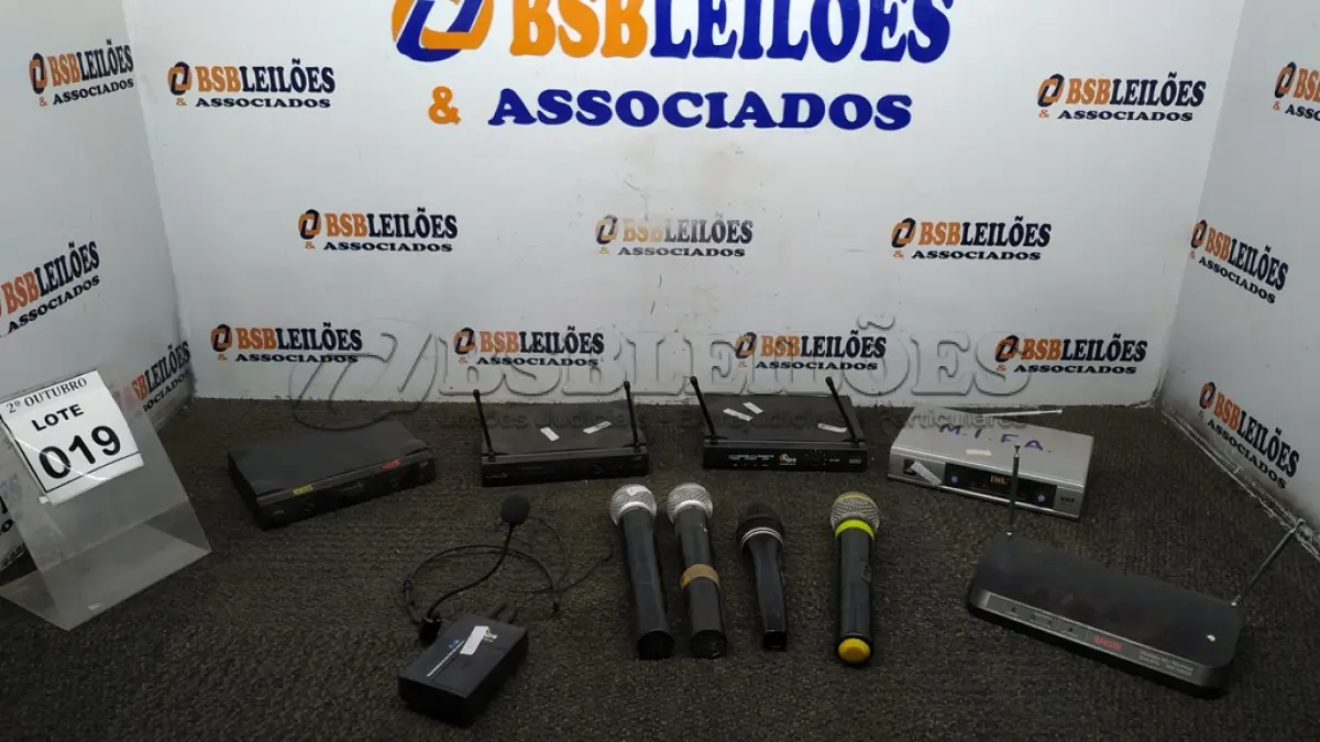 LOTE 019 - 03 MICROFONES E 05 RECEPTORES DE MARCAS E MODELOS DIVERSOS. (NO ESTADO) ATENÇÃO! FAZER A VISITAÇÃO ANTES DE ARREMATAR, NÃO SABEMOS SE FUNCIONA, LEILÃO NÃO TEM GARANTIA E NEM DEVOLUÇÃO, SUJEITO A POSSÍVEIS AVARIAS VISÍVEIS/OCULTAS E/OU AUSÊNCIA DE COMPONENTES.