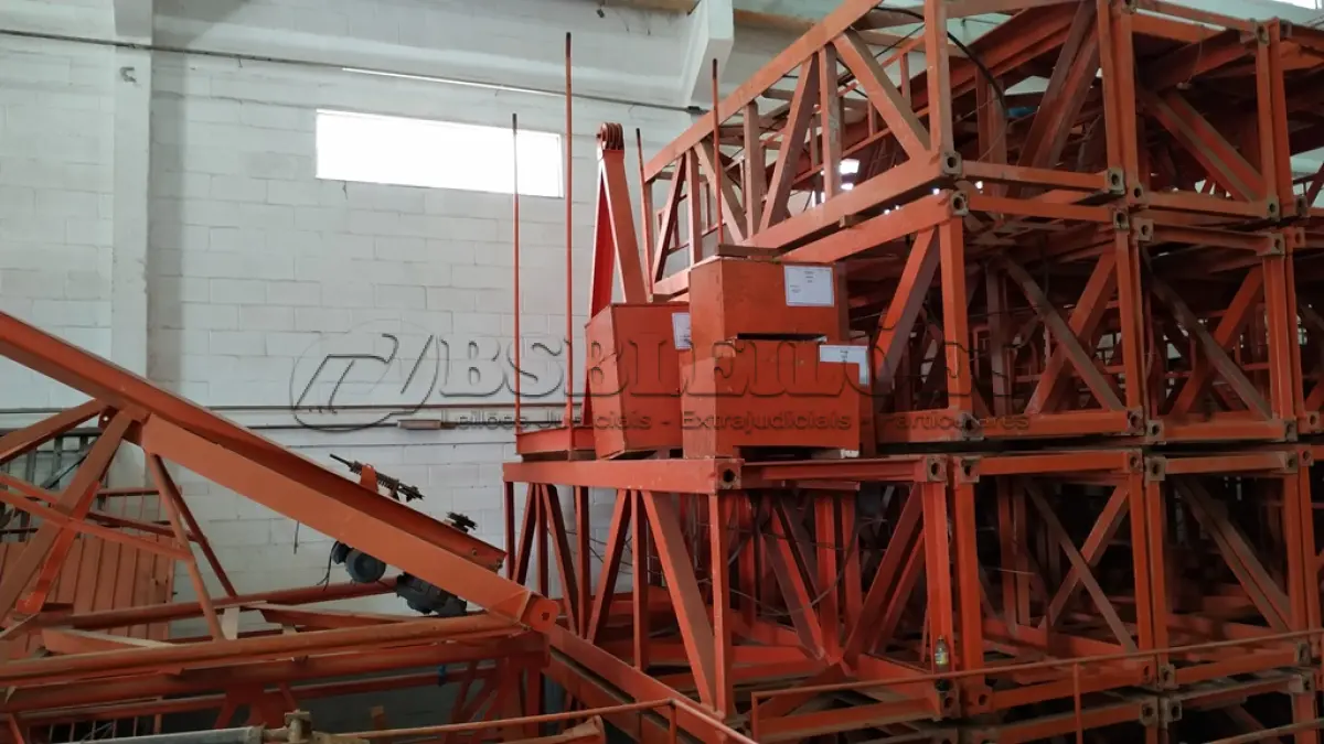 LOTE 629 - 01 GRUA K 45  80 METROS DE ALTURA, LANÇA 38 METROS, CAPACIDADE 1.000 kg NA PONTA.. (NO ESTADO) ATENÇÃO! FAZER A VISITAÇÃO ANTES DE ARREMATAR, NÃO SABEMOS SE FUNCIONA, LEILÃO NÃO TEM GARANTIA E NEM DEVOLUÇÃO, SUJEITO A POSSÍVEIS AVARIAS VISÍVEIS/OCULTAS E/OU AUSÊNCIA DE COMPONENTES.