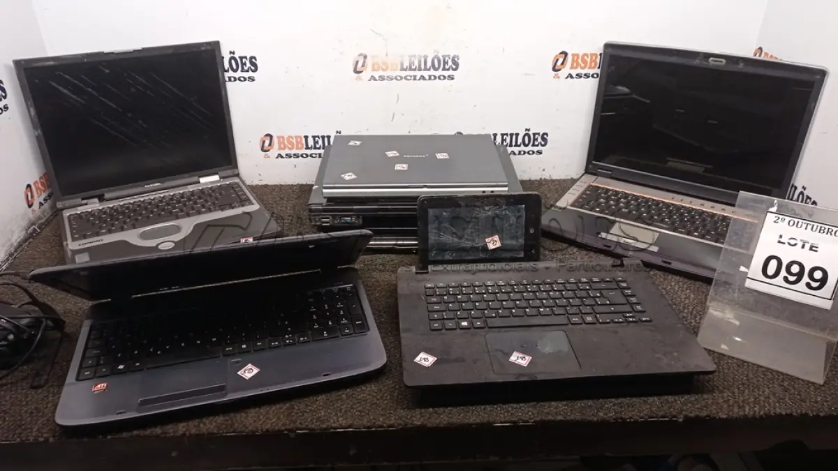LOTE 099 - 07 NOTEBOOKS PARA RETIRADA DE PEÇAS DE MARCAS E MODELOS DIVERSOS, 01 COOLER DE NOTEBOOK E 01 TECLADO. (NO ESTADO) ATENÇÃO! FAZER A VISITAÇÃO ANTES DE ARREMATAR, NÃO SABEMOS SE FUNCIONA, LEILÃO NÃO TEM GARANTIA E NEM DEVOLUÇÃO, SUJEITO A POSSÍVEIS AVARIAS VISÍVEIS/OCULTAS E/OU AUSÊNCIA DE COMPONENTES.