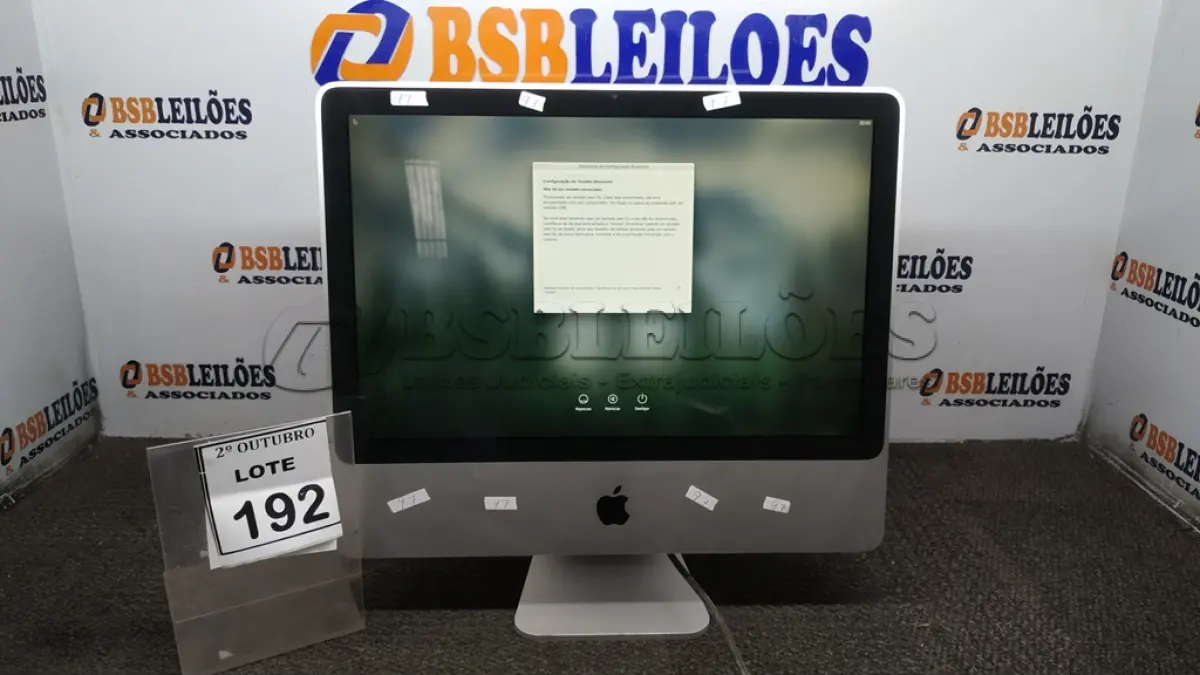 LOTE 192 - 01 IMAC APPLE. (NO ESTADO) ATENÇÃO! FAZER A VISITAÇÃO ANTES DE ARREMATAR, NÃO SABEMOS SE FUNCIONA, LEILÃO NÃO TEM GARANTIA E NEM DEVOLUÇÃO, SUJEITO A POSSÍVEIS AVARIAS VISÍVEIS/OCULTAS E/OU AUSÊNCIA DE COMPONENTES.