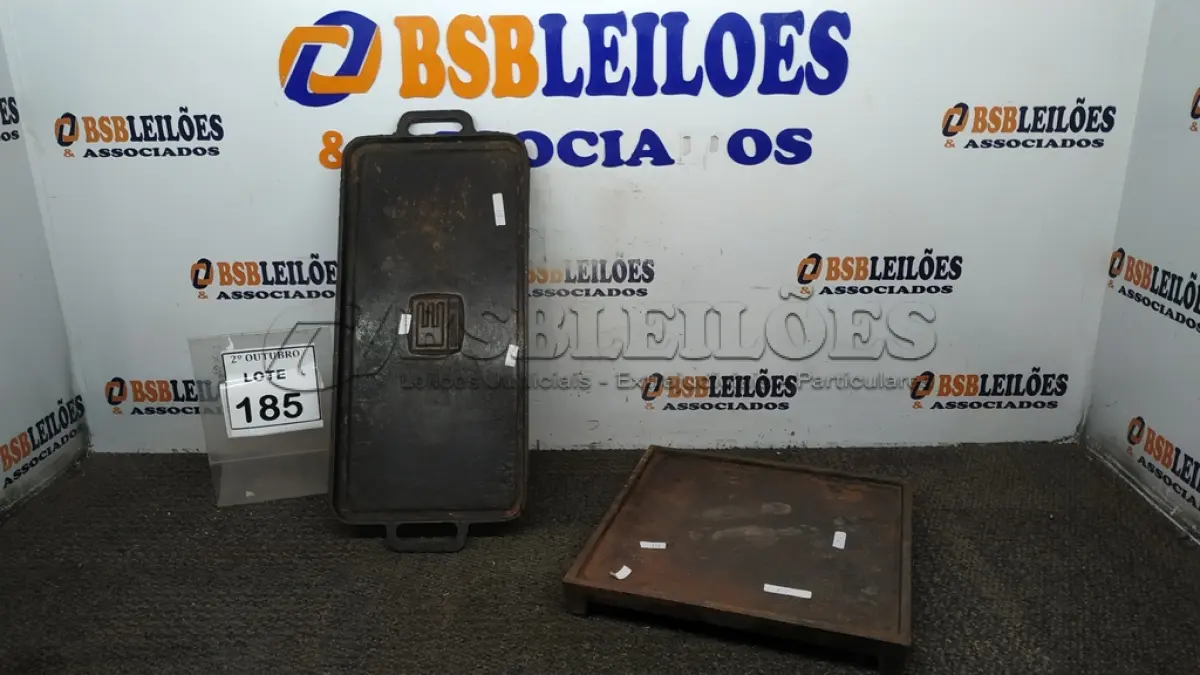 LOTE 185 - 02 CHAPAS DE FERRO FUNDIDO PARA COZINHA. (NO ESTADO) ATENÇÃO! FAZER A VISITAÇÃO ANTES DE ARREMATAR, NÃO SABEMOS SE FUNCIONA, LEILÃO NÃO TEM GARANTIA E NEM DEVOLUÇÃO, SUJEITO A POSSÍVEIS AVARIAS VISÍVEIS/OCULTAS E/OU AUSÊNCIA DE COMPONENTES.