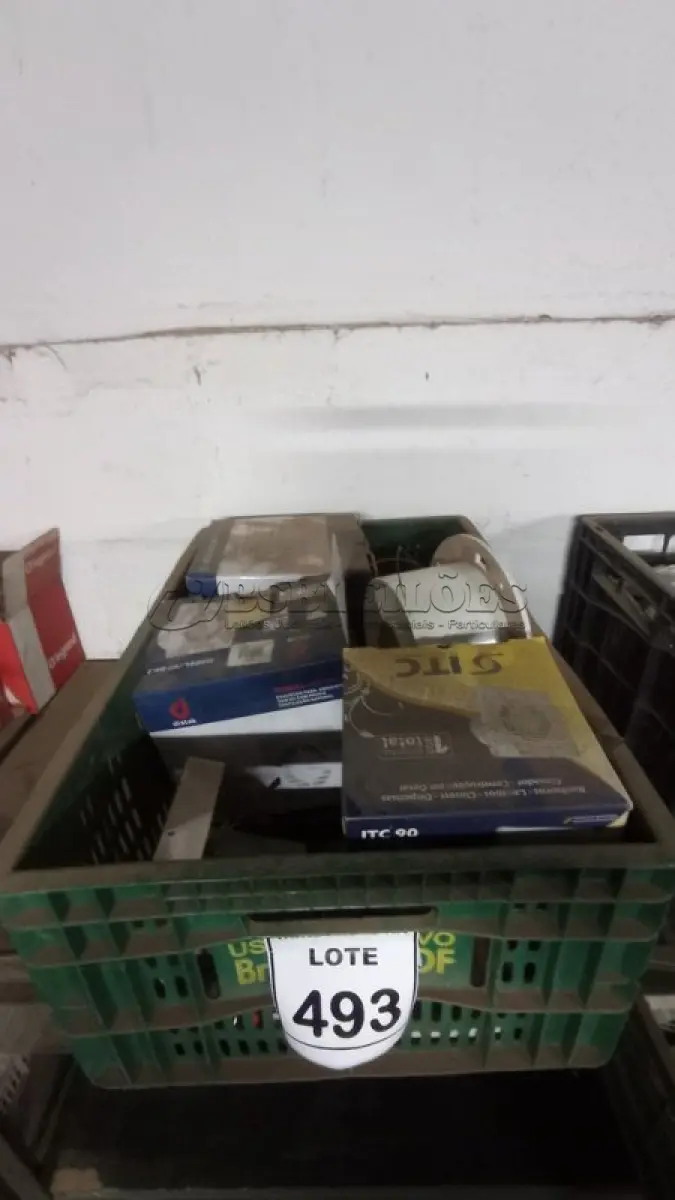 LOTE 493 - 01 LOTE COM EXAUSTORES DE AMBIENTE. (CAIXA ORGANIZADORA NAO INCLUSA) (NO ESTADO) ATENÇÃO! FAZER A VISITAÇÃO ANTES DE ARREMATAR, NÃO SABEMOS SE FUNCIONA, LEILÃO NÃO TEM GARANTIA E NEM DEVOLUÇÃO, SUJEITO A POSSÍVEIS AVARIAS VISÍVEIS/OCULTAS E/OU AUSÊNCIA DE COMPONENTES.