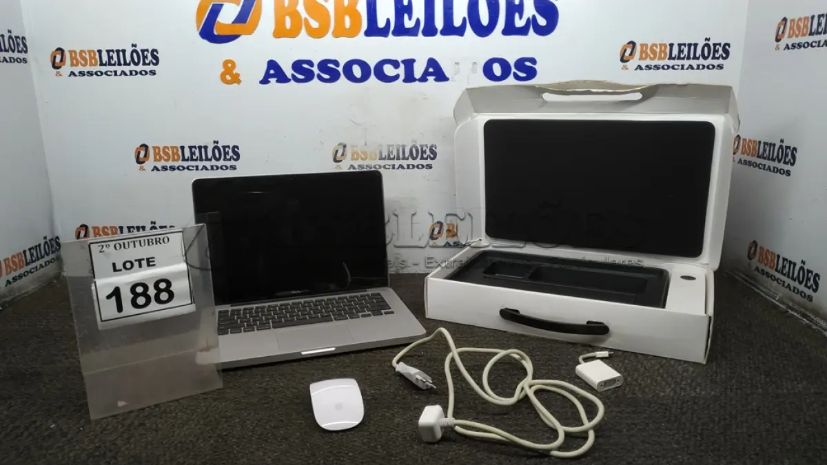 LOTE 188 - 01 MACBOOK PRO APPLE COM CARREGADOR. (NO ESTADO) ATENÇÃO! FAZER A VISITAÇÃO ANTES DE ARREMATAR, NÃO SABEMOS SE FUNCIONA, LEILÃO NÃO TEM GARANTIA E NEM DEVOLUÇÃO, SUJEITO A POSSÍVEIS AVARIAS VISÍVEIS/OCULTAS E/OU AUSÊNCIA DE COMPONENTES.