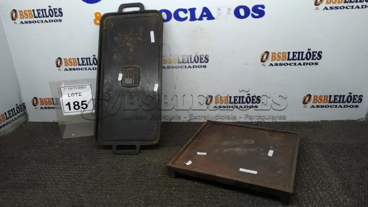 LOTE 185 - 02 CHAPAS DE FERRO FUNDIDO PARA COZINHA. (NO ESTADO) ATENÇÃO! FAZER A VISITAÇÃO ANTES DE ARREMATAR, NÃO SABEMOS SE FUNCIONA, LEILÃO NÃO TEM GARANTIA E NEM DEVOLUÇÃO, SUJEITO A POSSÍVEIS AVARIAS VISÍVEIS/OCULTAS E/OU AUSÊNCIA DE COMPONENTES.