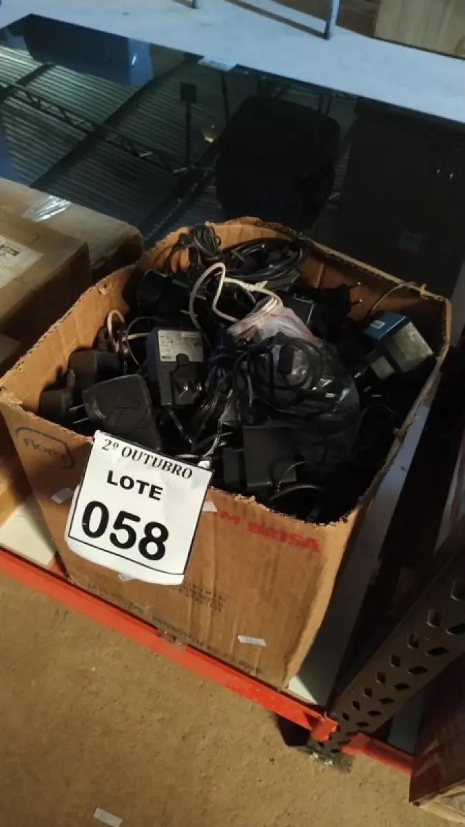 LOTE 058 - 01 LOTE COM GRANDE QUANTIDADE DE FONTES DIVERSAS. (NO ESTADO) ATENÇÃO! FAZER A VISITAÇÃO ANTES DE ARREMATAR, NÃO SABEMOS SE FUNCIONA, LEILÃO NÃO TEM GARANTIA E NEM DEVOLUÇÃO, SUJEITO A POSSÍVEIS AVARIAS VISÍVEIS/OCULTAS E/OU AUSÊNCIA DE COMPONENTES.