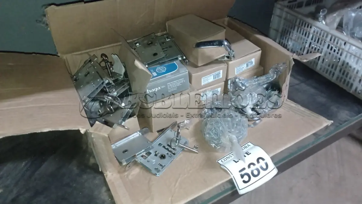LOTE 580 - 01 LOTE COM FECHADURAS DIVERSAS PARA PORTAS. (NO ESTADO) ATENÇÃO! FAZER A VISITAÇÃO ANTES DE ARREMATAR, NÃO SABEMOS SE FUNCIONA, LEILÃO NÃO TEM GARANTIA E NEM DEVOLUÇÃO, SUJEITO A POSSÍVEIS AVARIAS VISÍVEIS/OCULTAS E/OU AUSÊNCIA DE COMPONENTES.