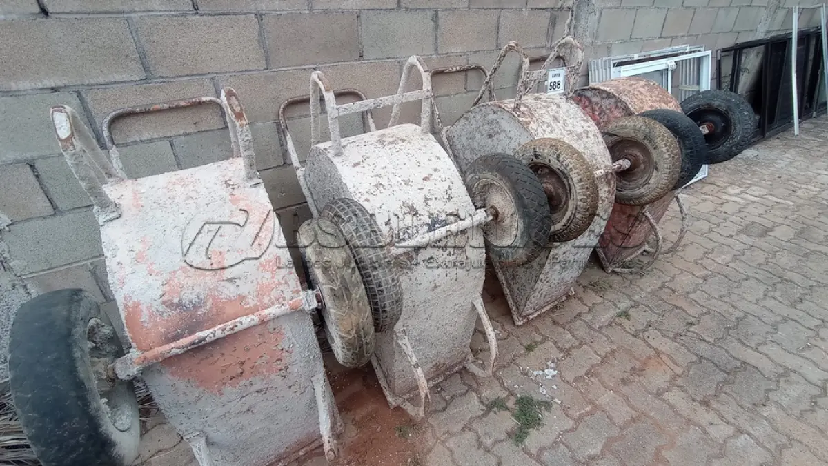 LOTE 588 - 04 GIRICOS PARA OBRA. (NO ESTADO) ATENÇÃO! FAZER A VISITAÇÃO ANTES DE ARREMATAR, NÃO SABEMOS SE FUNCIONA, LEILÃO NÃO TEM GARANTIA E NEM DEVOLUÇÃO, SUJEITO A POSSÍVEIS AVARIAS VISÍVEIS/OCULTAS E/OU AUSÊNCIA DE COMPONENTES.