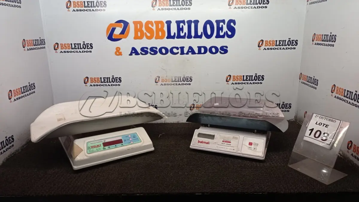 LOTE 103 - 02 BALANÇAS PEDIÁTRICAS. (NO ESTADO) ATENÇÃO! FAZER A VISITAÇÃO ANTES DE ARREMATAR, NÃO SABEMOS SE FUNCIONA, LEILÃO NÃO TEM GARANTIA E NEM DEVOLUÇÃO, SUJEITO A POSSÍVEIS AVARIAS VISÍVEIS/OCULTAS E/OU AUSÊNCIA DE COMPONENTES.