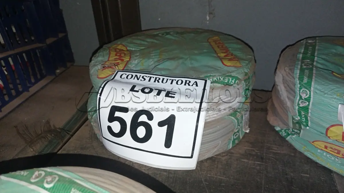LOTE 561 - 02 ROLOS DE FIO 1X1,5MM ANTI CHAMA 450/750 100 METROS NA COR CINZA. (NO ESTADO) ATENÇÃO! FAZER A VISITAÇÃO ANTES DE ARREMATAR, NÃO SABEMOS SE FUNCIONA, LEILÃO NÃO TEM GARANTIA E NEM DEVOLUÇÃO, SUJEITO A POSSÍVEIS AVARIAS VISÍVEIS/OCULTAS E/OU AUSÊNCIA DE COMPONENTES.