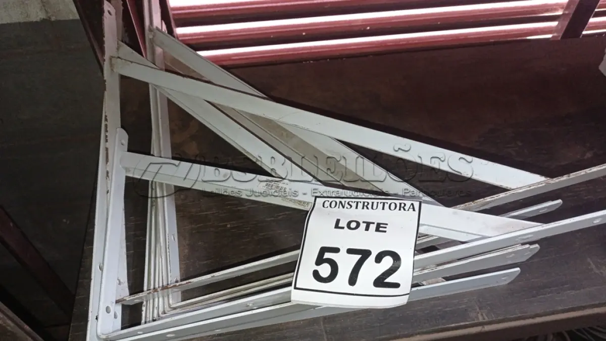 LOTE 572 - 10 CANTONEIRAS EM FERRO. (NO ESTADO) ATENÇÃO! FAZER A VISITAÇÃO ANTES DE ARREMATAR, NÃO SABEMOS SE FUNCIONA, LEILÃO NÃO TEM GARANTIA E NEM DEVOLUÇÃO, SUJEITO A POSSÍVEIS AVARIAS VISÍVEIS/OCULTAS E/OU AUSÊNCIA DE COMPONENTES.
