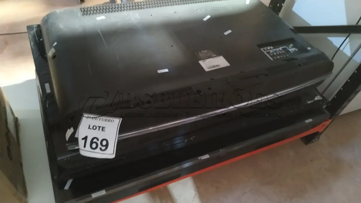 LOTE 169 - 01 TV LCD SAMSUNG 40’’, 02 TVS LCD 42’’ E 01 TV 46’’ MARCA LG. (NO ESTADO) ATENÇÃO! FAZER A VISITAÇÃO ANTES DE ARREMATAR, NÃO SABEMOS SE FUNCIONA, LEILÃO NÃO TEM GARANTIA E NEM DEVOLUÇÃO, SUJEITO A POSSÍVEIS AVARIAS VISÍVEIS/OCULTAS E/OU AUSÊNCIA DE COMPONENTES.