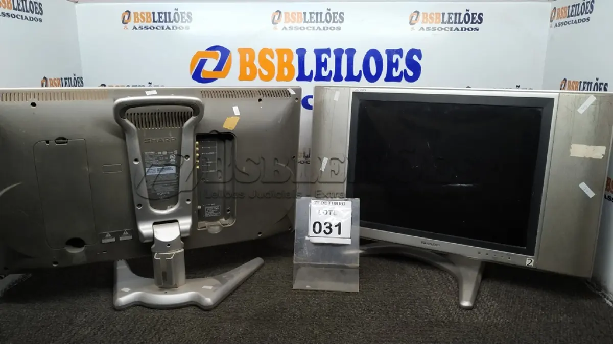 LOTE 031 - 02 TVS LCD 20’’ MARCA SHARP AQUOS. (NO ESTADO) ATENÇÃO! FAZER A VISITAÇÃO ANTES DE ARREMATAR, NÃO SABEMOS SE FUNCIONA, LEILÃO NÃO TEM GARANTIA E NEM DEVOLUÇÃO, SUJEITO A POSSÍVEIS AVARIAS VISÍVEIS/OCULTAS E/OU AUSÊNCIA DE COMPONENTES.