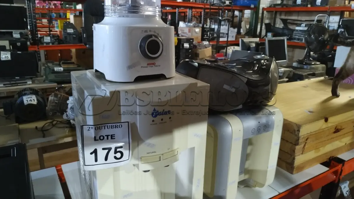 LOTE 175 - 01 LIQUIDIFICADOR MARCA ARNO, 01 MINI SYSTEM MARCA PHILCO E 02 PURIFICADORES DE ÁGUA MARCAS ELECTROLUX E POLAR, 01 CÂMERA DIGITAL, 03 CELULARES DE MARCAS DIVERSAS, VÁRIOS LEITORES DE CÓDIGO DE BARRAS E FILTROS PARA RESPIRADORES DE TANQUES DE ÁGUA. (NO ESTADO) ATENÇÃO! FAZER A VISITAÇÃO ANTES DE ARREMATAR, NÃO SABEMOS SE FUNCIONA, LEILÃO NÃO TEM GARANTIA E NEM DEVOLUÇÃO, SUJEITO A POSSÍVEIS AVARIAS VISÍVEIS/OCULTAS E/OU AUSÊNCIA DE COMPONENTES.