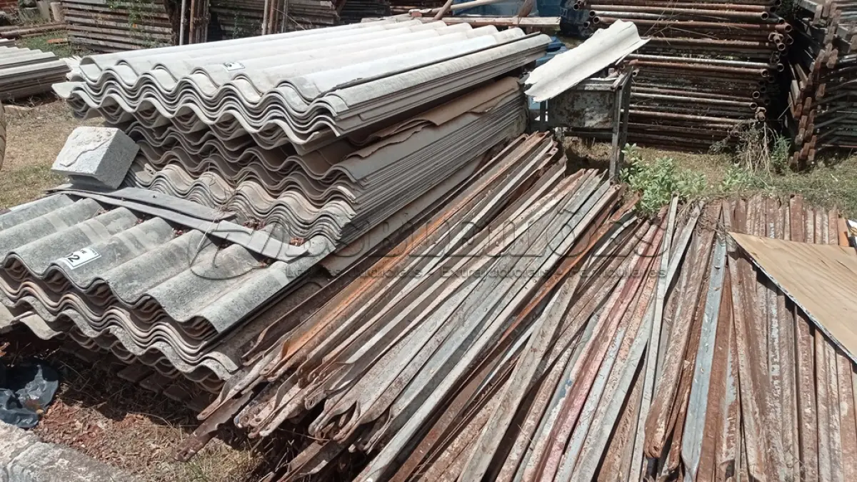 LOTE 602 - 01 LOTE COM TELHA DE FIBROCIMENTO ONDULADAS. (NO ESTADO) ATENÇÃO! FAZER A VISITAÇÃO ANTES DE ARREMATAR, NÃO SABEMOS SE FUNCIONA, LEILÃO NÃO TEM GARANTIA E NEM DEVOLUÇÃO, SUJEITO A POSSÍVEIS AVARIAS VISÍVEIS/OCULTAS E/OU AUSÊNCIA DE COMPONENTES.