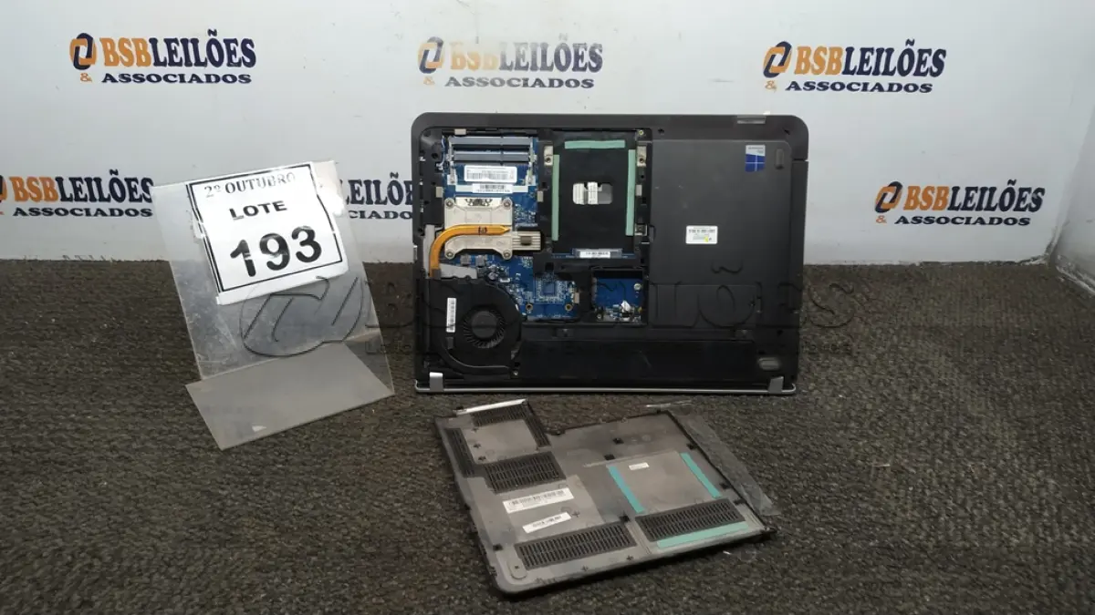 LOTE 193 - 01 NOTEBOOK MARCA LENOVO THINKPAD. (NO ESTADO) ATENÇÃO! FAZER A VISITAÇÃO ANTES DE ARREMATAR, NÃO SABEMOS SE FUNCIONA, LEILÃO NÃO TEM GARANTIA E NEM DEVOLUÇÃO, SUJEITO A POSSÍVEIS AVARIAS VISÍVEIS/OCULTAS E/OU AUSÊNCIA DE COMPONENTES.