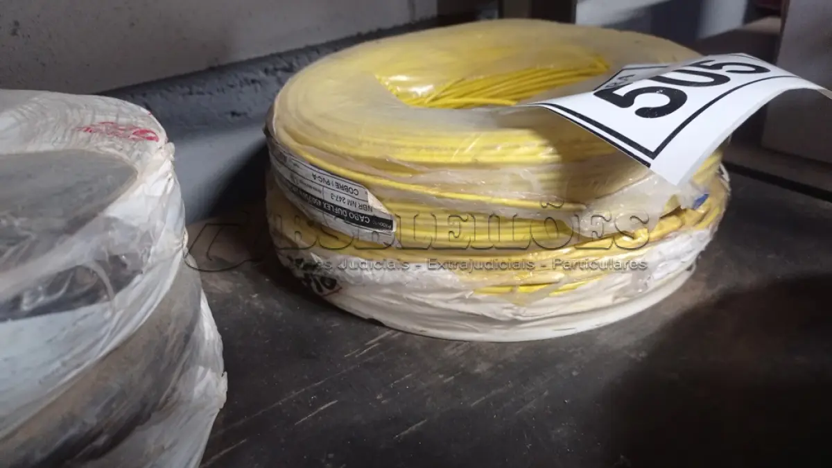 LOTE 505 - 02 ROLOS DE FIO 1X1,5MM ANTI CHAMA 450/750 100METROS NA COR CINZA. (NO ESTADO) ATENÇÃO! FAZER A VISITAÇÃO ANTES DE ARREMATAR, NÃO SABEMOS SE FUNCIONA, LEILÃO NÃO TEM GARANTIA E NEM DEVOLUÇÃO, SUJEITO A POSSÍVEIS AVARIAS VISÍVEIS/OCULTAS E/OU AUSÊNCIA DE COMPONENTES.