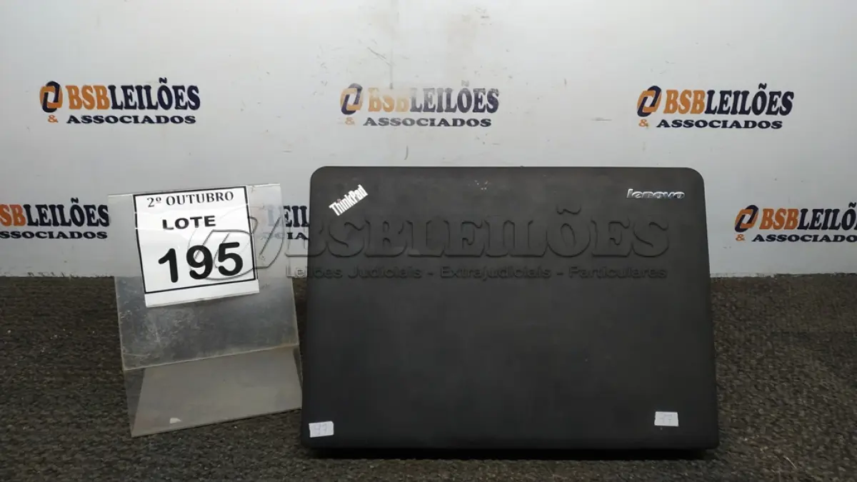 LOTE 195 - 01 NOTEBOOK MARCA LENOVO THINKPAD. (NO ESTADO) ATENÇÃO! FAZER A VISITAÇÃO ANTES DE ARREMATAR, NÃO SABEMOS SE FUNCIONA, LEILÃO NÃO TEM GARANTIA E NEM DEVOLUÇÃO, SUJEITO A POSSÍVEIS AVARIAS VISÍVEIS/OCULTAS E/OU AUSÊNCIA DE COMPONENTES.