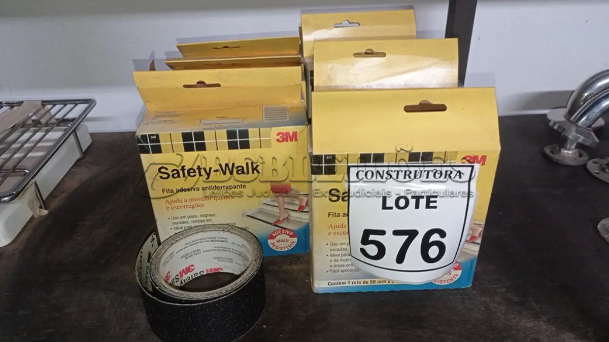 LOTE 576 - 01 LOTE COM FITAS ANTIDERRAPANTES. (NO ESTADO) ATENÇÃO! FAZER A VISITAÇÃO ANTES DE ARREMATAR, NÃO SABEMOS SE FUNCIONA, LEILÃO NÃO TEM GARANTIA E NEM DEVOLUÇÃO, SUJEITO A POSSÍVEIS AVARIAS VISÍVEIS/OCULTAS E/OU AUSÊNCIA DE COMPONENTES.