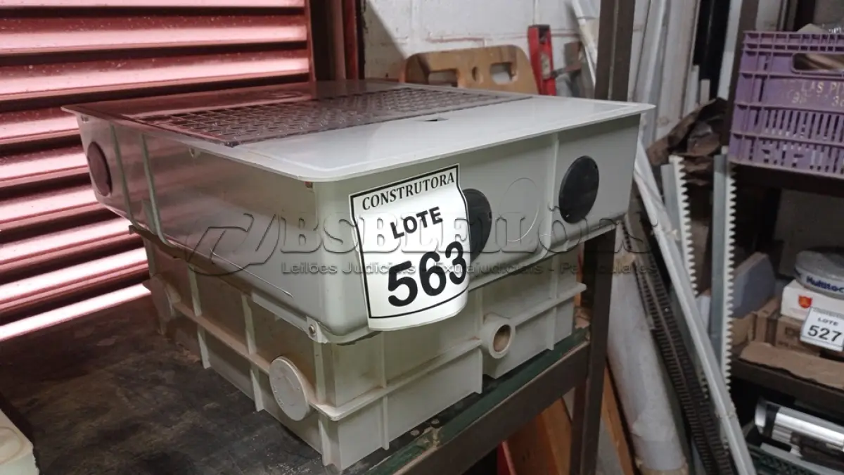 LOTE 563 - 02 CAIXAS DA CAESB. (NO ESTADO) ATENÇÃO! FAZER A VISITAÇÃO ANTES DE ARREMATAR, NÃO SABEMOS SE FUNCIONA, LEILÃO NÃO TEM GARANTIA E NEM DEVOLUÇÃO, SUJEITO A POSSÍVEIS AVARIAS VISÍVEIS/OCULTAS E/OU AUSÊNCIA DE COMPONENTES.