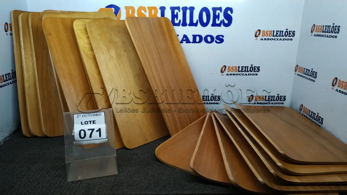 LOTE 071 - 20 PEÇAS DE MADEIRA. (NO ESTADO) ATENÇÃO! FAZER A VISITAÇÃO ANTES DE ARREMATAR, NÃO SABEMOS SE FUNCIONA, LEILÃO NÃO TEM GARANTIA E NEM DEVOLUÇÃO, SUJEITO A POSSÍVEIS AVARIAS VISÍVEIS/OCULTAS E/OU AUSÊNCIA DE COMPONENTES.