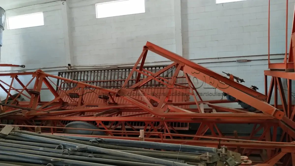 LOTE 629 - 01 GRUA K 45  80 METROS DE ALTURA, LANÇA 38 METROS, CAPACIDADE 1.000 kg NA PONTA.. (NO ESTADO) ATENÇÃO! FAZER A VISITAÇÃO ANTES DE ARREMATAR, NÃO SABEMOS SE FUNCIONA, LEILÃO NÃO TEM GARANTIA E NEM DEVOLUÇÃO, SUJEITO A POSSÍVEIS AVARIAS VISÍVEIS/OCULTAS E/OU AUSÊNCIA DE COMPONENTES.