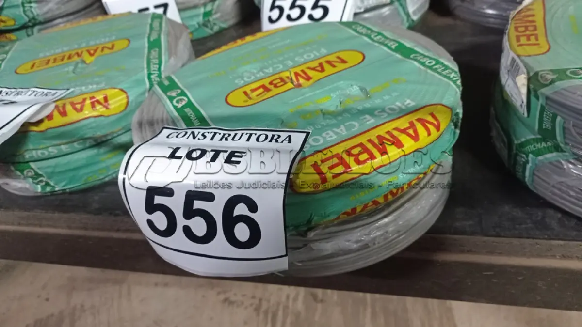 LOTE 556 - 02 ROLOS DE FIO 1X1,5MM ANTI CHAMA 450/750 100 METROS NA COR CINZA. (NO ESTADO) ATENÇÃO! FAZER A VISITAÇÃO ANTES DE ARREMATAR, NÃO SABEMOS SE FUNCIONA, LEILÃO NÃO TEM GARANTIA E NEM DEVOLUÇÃO, SUJEITO A POSSÍVEIS AVARIAS VISÍVEIS/OCULTAS E/OU AUSÊNCIA DE COMPONENTES.