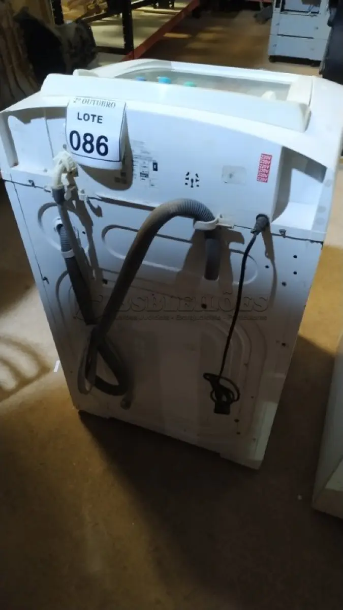 LOTE 086 - 01 MÁQUINA DE LAVAR 8KG 220V MARCA ELECTROLUX. (NO ESTADO) ATENÇÃO! FAZER A VISITAÇÃO ANTES DE ARREMATAR, NÃO SABEMOS SE FUNCIONA, LEILÃO NÃO TEM GARANTIA E NEM DEVOLUÇÃO, SUJEITO A POSSÍVEIS AVARIAS VISÍVEIS/OCULTAS E/OU AUSÊNCIA DE COMPONENTES.