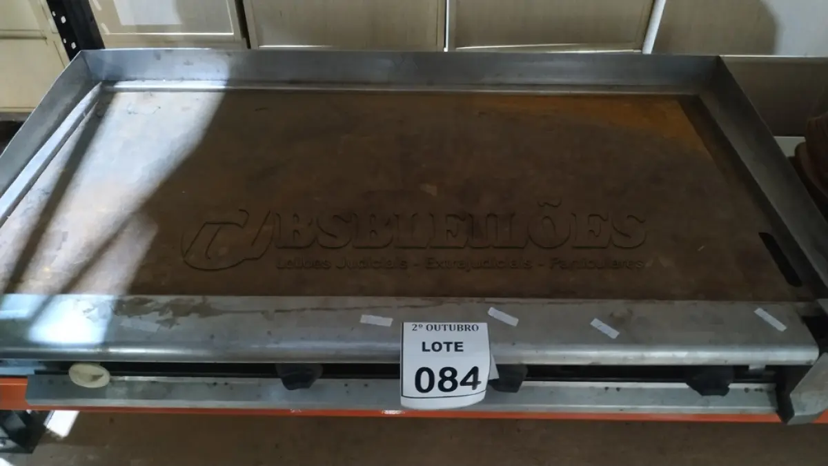 LOTE 084 - 01 CHAPA PARA LANCHES A GÁS. (NO ESTADO) ATENÇÃO! FAZER A VISITAÇÃO ANTES DE ARREMATAR, NÃO SABEMOS SE FUNCIONA, LEILÃO NÃO TEM GARANTIA E NEM DEVOLUÇÃO, SUJEITO A POSSÍVEIS AVARIAS VISÍVEIS/OCULTAS E/OU AUSÊNCIA DE COMPONENTES.
