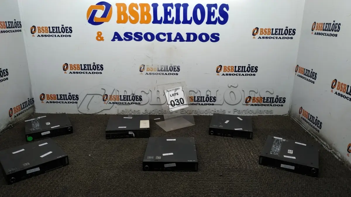 LOTE 030 - 06 MINIS CPU MARCA LENOVO. (NO ESTADO) ATENÇÃO! FAZER A VISITAÇÃO ANTES DE ARREMATAR, NÃO SABEMOS SE FUNCIONA, LEILÃO NÃO TEM GARANTIA E NEM DEVOLUÇÃO, SUJEITO A POSSÍVEIS AVARIAS VISÍVEIS/OCULTAS E/OU AUSÊNCIA DE COMPONENTES.