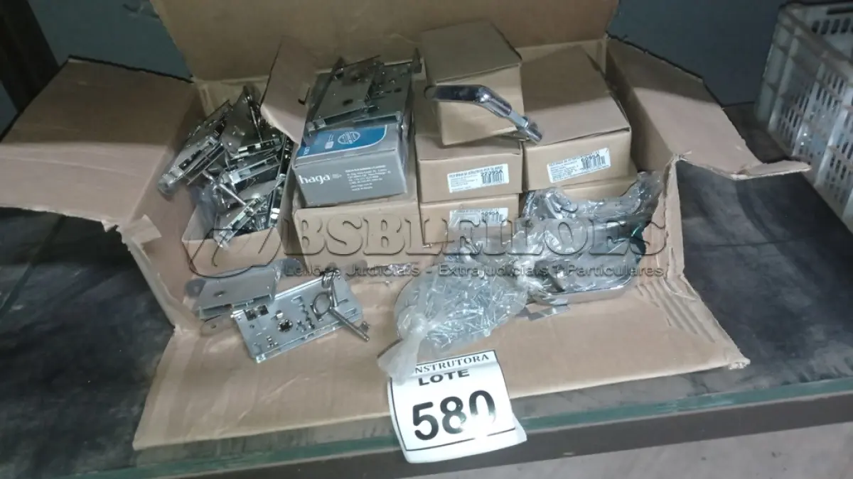 LOTE 580 - 01 LOTE COM FECHADURAS DIVERSAS PARA PORTAS. (NO ESTADO) ATENÇÃO! FAZER A VISITAÇÃO ANTES DE ARREMATAR, NÃO SABEMOS SE FUNCIONA, LEILÃO NÃO TEM GARANTIA E NEM DEVOLUÇÃO, SUJEITO A POSSÍVEIS AVARIAS VISÍVEIS/OCULTAS E/OU AUSÊNCIA DE COMPONENTES.