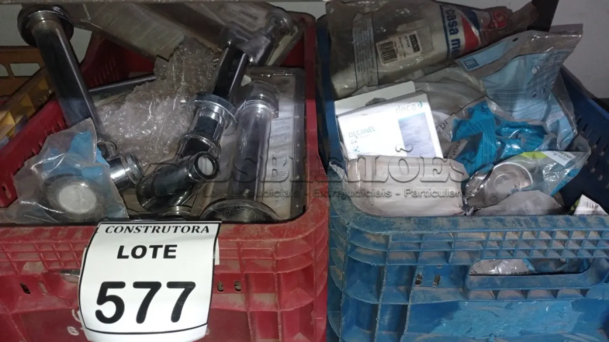 LOTE 577 - 01 LOTE COM TUBOS DE LIGAÇÃO PARA SIFÃO E ACABAMENTOS PARA BANHEIRO. (CAIXA ORGANIZADORA NAO INCLUSA) (NO ESTADO) ATENÇÃO! FAZER A VISITAÇÃO ANTES DE ARREMATAR, NÃO SABEMOS SE FUNCIONA, LEILÃO NÃO TEM GARANTIA E NEM DEVOLUÇÃO, SUJEITO A POSSÍVEIS AVARIAS VISÍVEIS/OCULTAS E/OU AUSÊNCIA DE COMPONENTES.