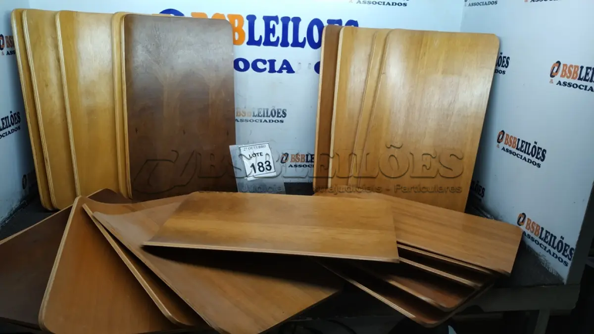 LOTE 183 - 20 PEÇAS DE MADEIRA. (NO ESTADO) ATENÇÃO! FAZER A VISITAÇÃO ANTES DE ARREMATAR, NÃO SABEMOS SE FUNCIONA, LEILÃO NÃO TEM GARANTIA E NEM DEVOLUÇÃO, SUJEITO A POSSÍVEIS AVARIAS VISÍVEIS/OCULTAS E/OU AUSÊNCIA DE COMPONENTES.