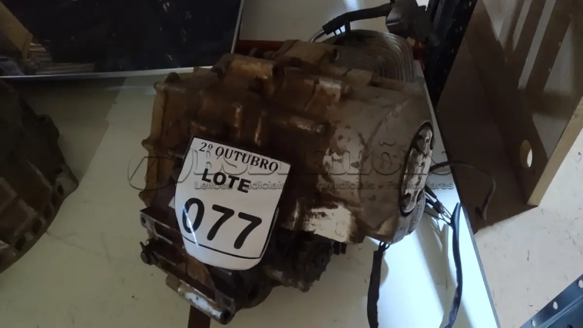 LOTE 077 - 01 MOTOR DE MOTO. (NO ESTADO) ATENÇÃO! FAZER A VISITAÇÃO ANTES DE ARREMATAR, NÃO SABEMOS SE FUNCIONA, LEILÃO NÃO TEM GARANTIA E NEM DEVOLUÇÃO, SUJEITO A POSSÍVEIS AVARIAS VISÍVEIS/OCULTAS E/OU AUSÊNCIA DE COMPONENTES.