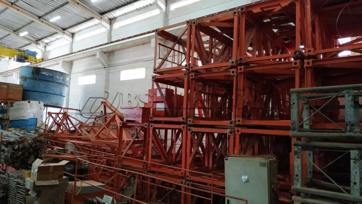 LOTE 629 - 01 GRUA K 45  80 METROS DE ALTURA, LANÇA 38 METROS, CAPACIDADE 1.000 kg NA PONTA.. (NO ESTADO) ATENÇÃO! FAZER A VISITAÇÃO ANTES DE ARREMATAR, NÃO SABEMOS SE FUNCIONA, LEILÃO NÃO TEM GARANTIA E NEM DEVOLUÇÃO, SUJEITO A POSSÍVEIS AVARIAS VISÍVEIS/OCULTAS E/OU AUSÊNCIA DE COMPONENTES.
