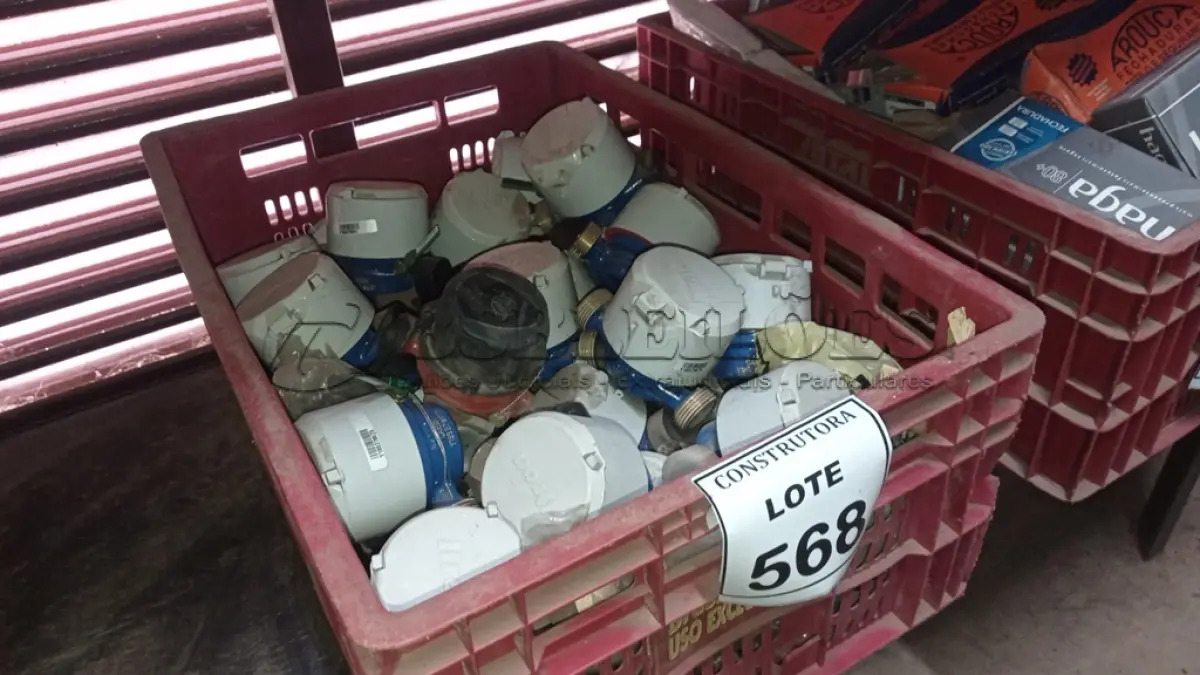 LOTE 568 - 01 LOTE COM HIDRÔMETROS DIVERSOS. (CAIXA ORGANIZADORA NAO INCLUSA) (NO ESTADO) ATENÇÃO! FAZER A VISITAÇÃO ANTES DE ARREMATAR, NÃO SABEMOS SE FUNCIONA, LEILÃO NÃO TEM GARANTIA E NEM DEVOLUÇÃO, SUJEITO A POSSÍVEIS AVARIAS VISÍVEIS/OCULTAS E/OU AUSÊNCIA DE COMPONENTES.