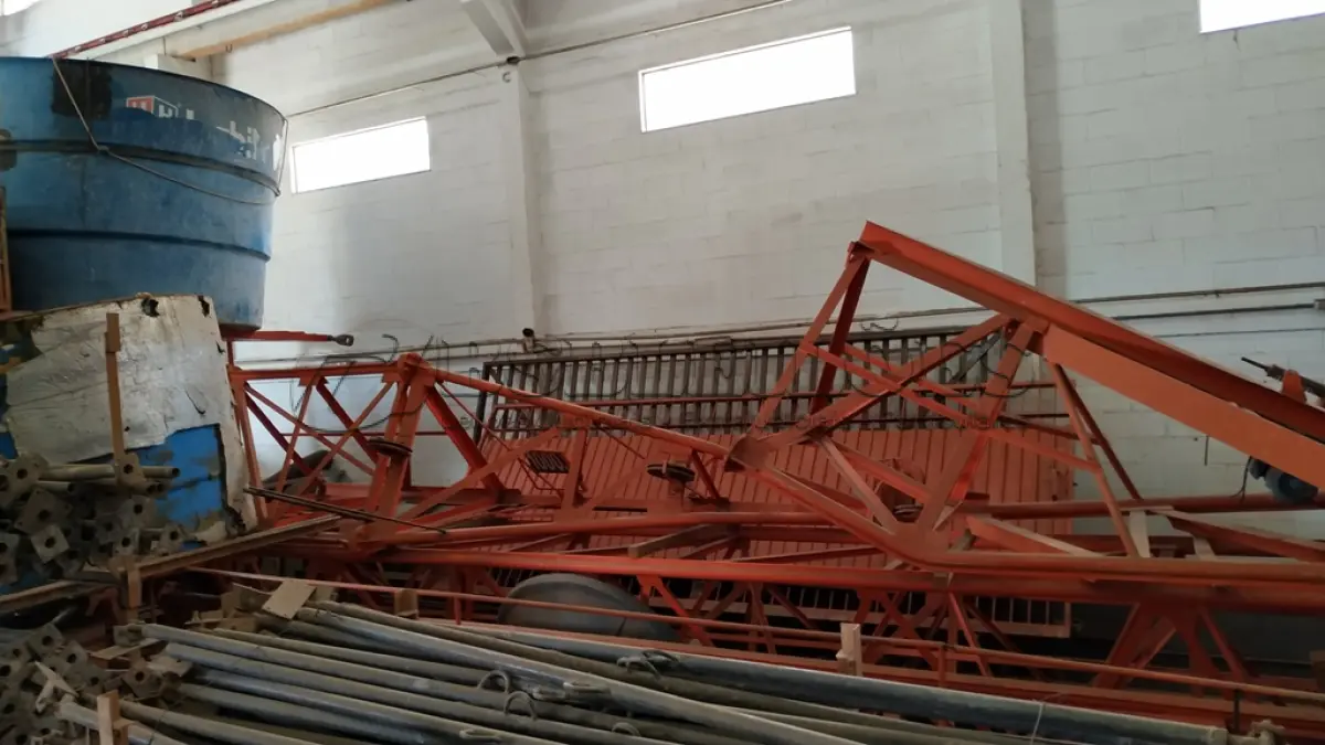 LOTE 629 - 01 GRUA K 45  80 METROS DE ALTURA, LANÇA 38 METROS, CAPACIDADE 1.000 kg NA PONTA.. (NO ESTADO) ATENÇÃO! FAZER A VISITAÇÃO ANTES DE ARREMATAR, NÃO SABEMOS SE FUNCIONA, LEILÃO NÃO TEM GARANTIA E NEM DEVOLUÇÃO, SUJEITO A POSSÍVEIS AVARIAS VISÍVEIS/OCULTAS E/OU AUSÊNCIA DE COMPONENTES.