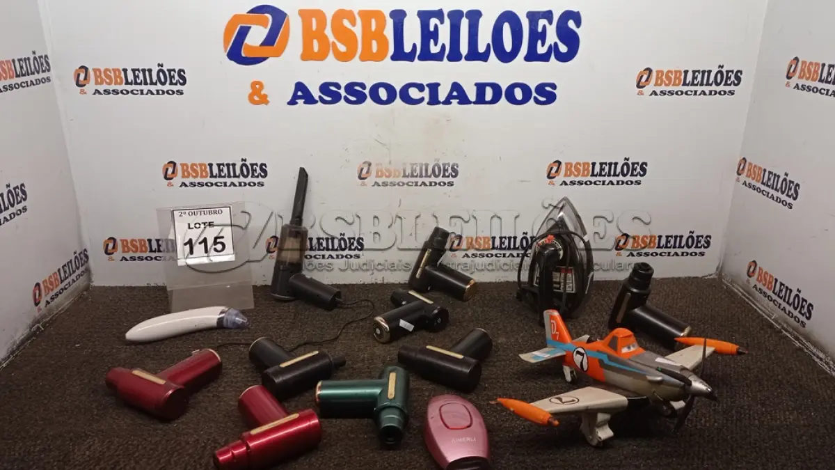 LOTE 115 - 01 LOTE COM VÁRIOS MASSAGEADORES, 01 FERRO DE PASSAR 01 AVIÃO DE BRINQUEDO. (NO ESTADO) ATENÇÃO! FAZER A VISITAÇÃO ANTES DE ARREMATAR, NÃO SABEMOS SE FUNCIONA, LEILÃO NÃO TEM GARANTIA E NEM DEVOLUÇÃO, SUJEITO A POSSÍVEIS AVARIAS VISÍVEIS/OCULTAS E/OU AUSÊNCIA DE COMPONENTES.
