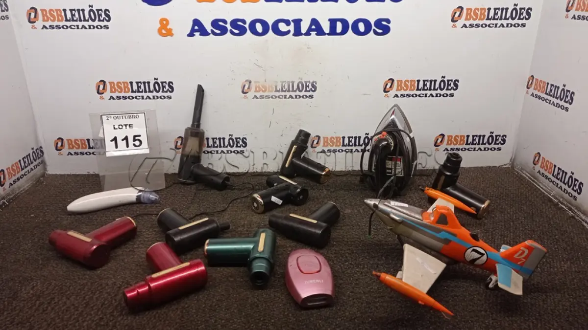 LOTE 115 - 01 LOTE COM VÁRIOS MASSAGEADORES, 01 FERRO DE PASSAR 01 AVIÃO DE BRINQUEDO. (NO ESTADO) ATENÇÃO! FAZER A VISITAÇÃO ANTES DE ARREMATAR, NÃO SABEMOS SE FUNCIONA, LEILÃO NÃO TEM GARANTIA E NEM DEVOLUÇÃO, SUJEITO A POSSÍVEIS AVARIAS VISÍVEIS/OCULTAS E/OU AUSÊNCIA DE COMPONENTES.