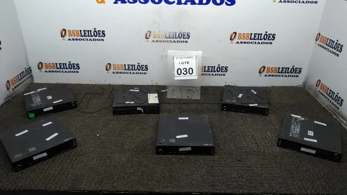 LOTE 030 - 06 MINIS CPU MARCA LENOVO. (NO ESTADO) ATENÇÃO! FAZER A VISITAÇÃO ANTES DE ARREMATAR, NÃO SABEMOS SE FUNCIONA, LEILÃO NÃO TEM GARANTIA E NEM DEVOLUÇÃO, SUJEITO A POSSÍVEIS AVARIAS VISÍVEIS/OCULTAS E/OU AUSÊNCIA DE COMPONENTES.