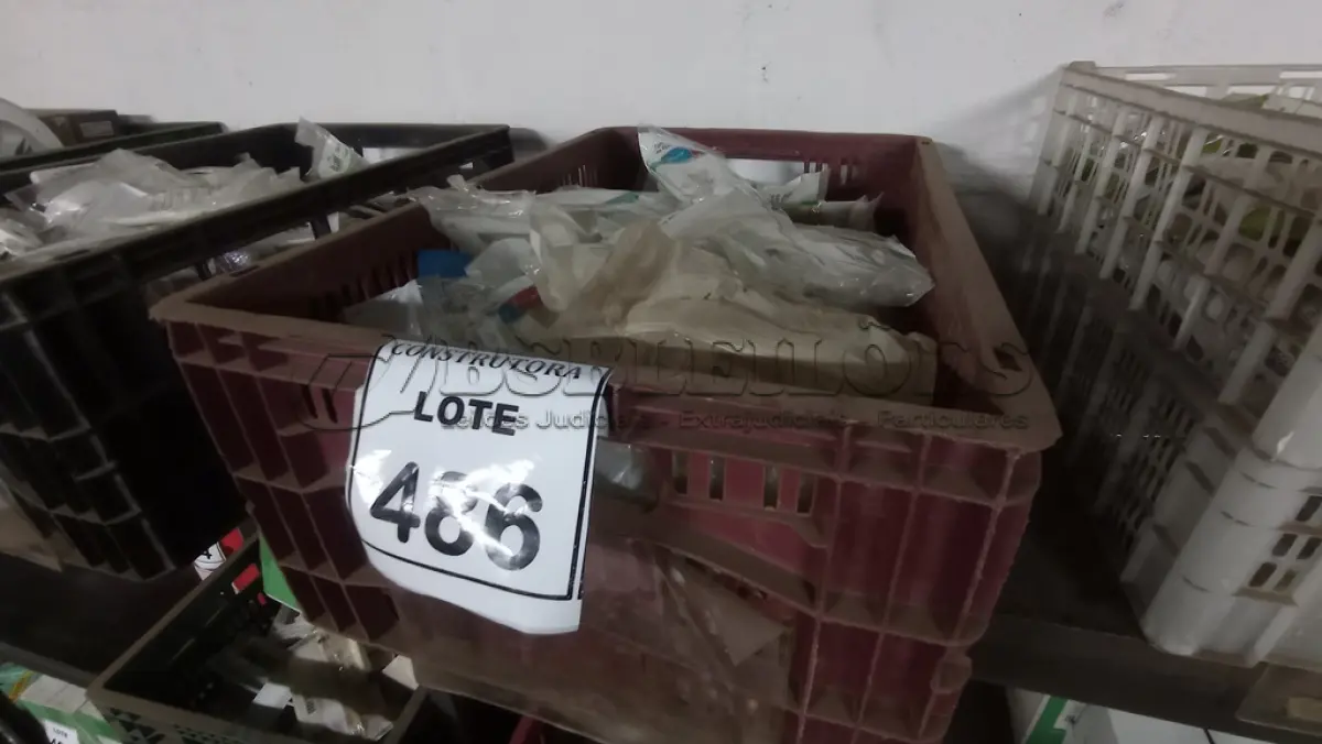 LOTE 486 - 01 LOTE COM SUPORTES DE MÓDULOS 4X2,3 MODULOS. (CAIXA ORGANIZADORA NAO INCLUSA) (NO ESTADO) ATENÇÃO! FAZER A VISITAÇÃO ANTES DE ARREMATAR, NÃO SABEMOS SE FUNCIONA, LEILÃO NÃO TEM GARANTIA E NEM DEVOLUÇÃO, SUJEITO A POSSÍVEIS AVARIAS VISÍVEIS/OCULTAS E/OU AUSÊNCIA DE COMPONENTES.