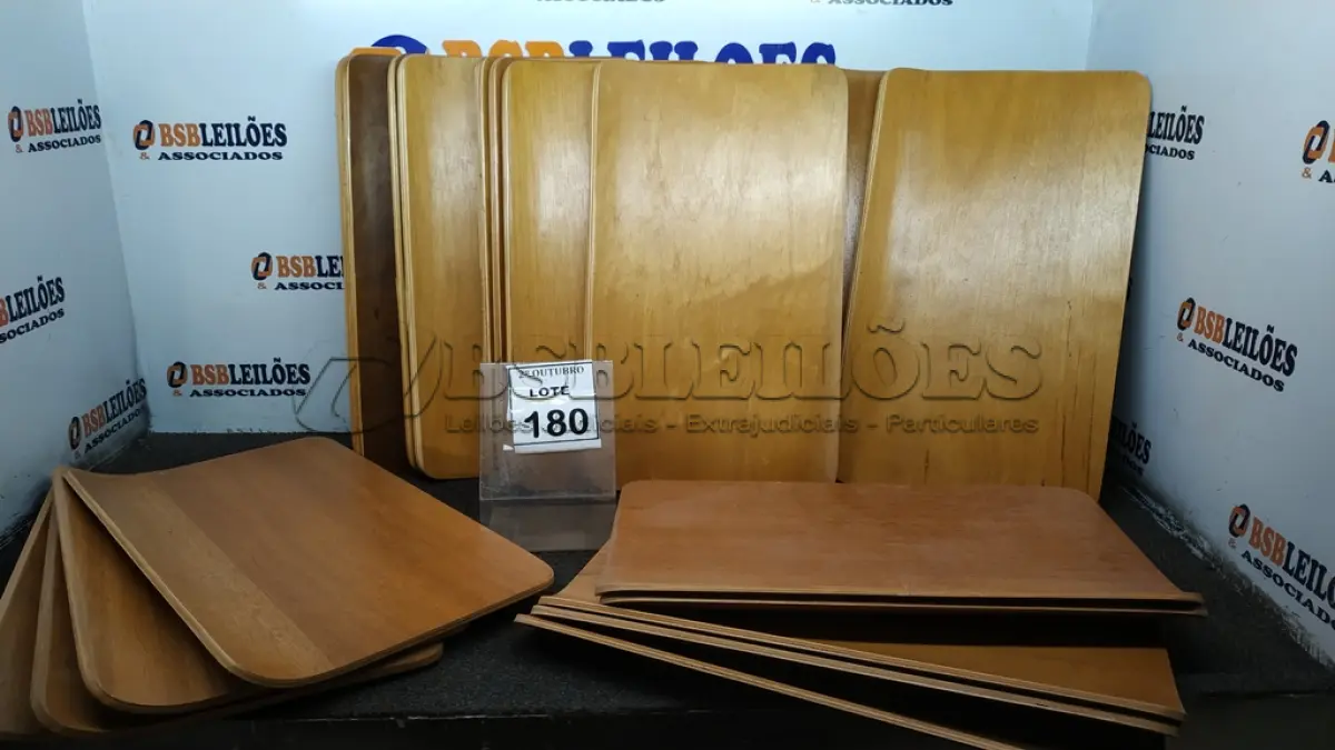 LOTE 180 - 20 PEÇAS DE MADEIRA. (NO ESTADO) ATENÇÃO! FAZER A VISITAÇÃO ANTES DE ARREMATAR, NÃO SABEMOS SE FUNCIONA, LEILÃO NÃO TEM GARANTIA E NEM DEVOLUÇÃO, SUJEITO A POSSÍVEIS AVARIAS VISÍVEIS/OCULTAS E/OU AUSÊNCIA DE COMPONENTES.